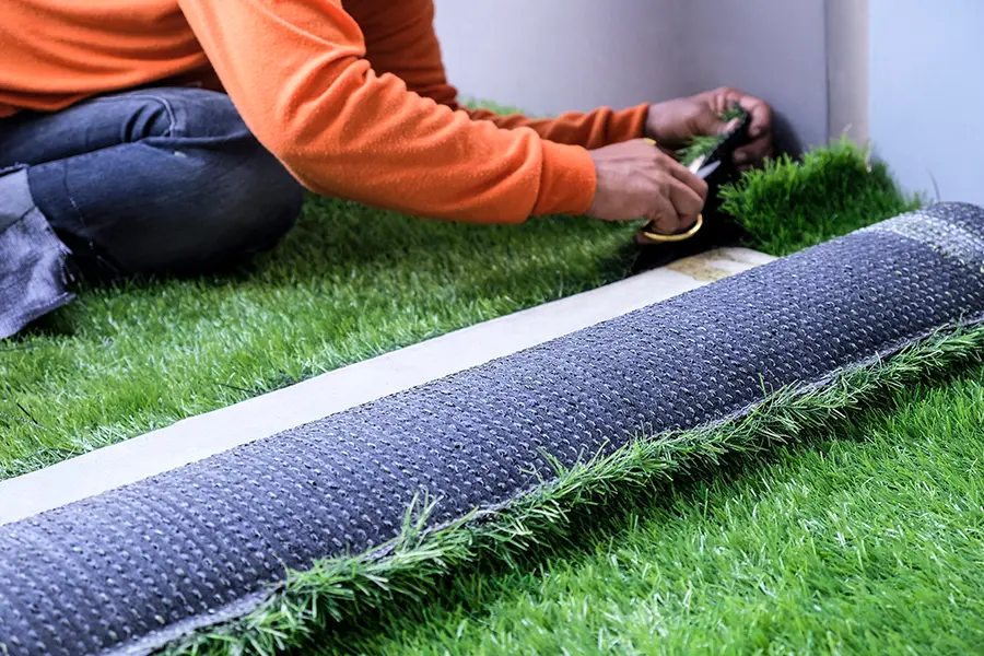edge detailing for artificial lawn
